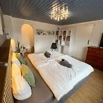 Appartement Little Rose - Modern, Central, Near Train Station, Wifi & Parking Nearby Bad Sobernheim