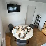 Appartement Little Rose - Modern, Central, Near Train Station, Wifi & Parking Nearby Bad Sobernheim