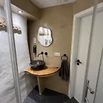 Appartement Little Rose - Modern, Central, Near Train Station, Wifi & Parking Nearby