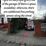 Appartement Little Rose - Modern, Central, Near Train Station, Wifi & Parking Nearby