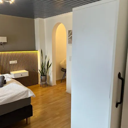 Little Rose - Modern, Central, Near Train Station, Wifi & Parking Nearby * Bad Sobernheim