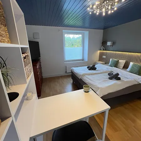 Little Rose - Modern, Central, Near Train Station, Wifi & Parking Nearby * Bad Sobernheim