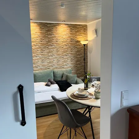 Little Rose - Modern, Central, Near Train Station, Wifi & Parking Nearby * Bad Sobernheim
