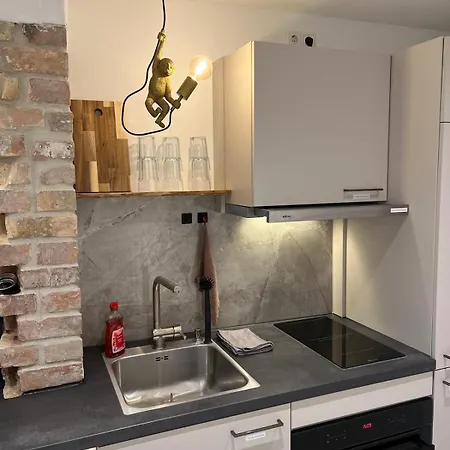 Little Rose - Modern, With Wifi & Parking *