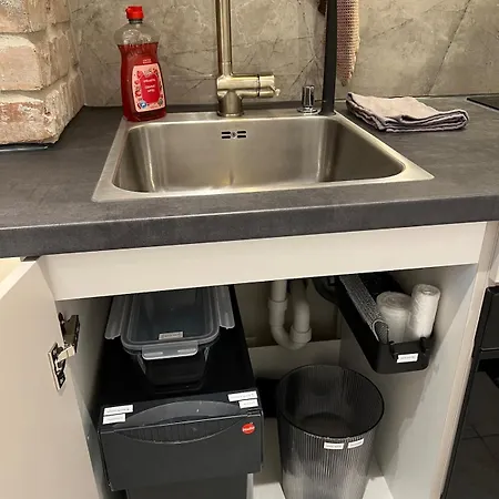 Little Rose - Modern, With Wifi & Parking