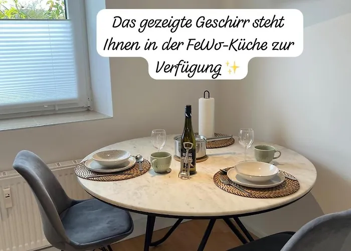 Little Rose - Modern, Central, Near Train Station, Wifi & Parking Nearby *