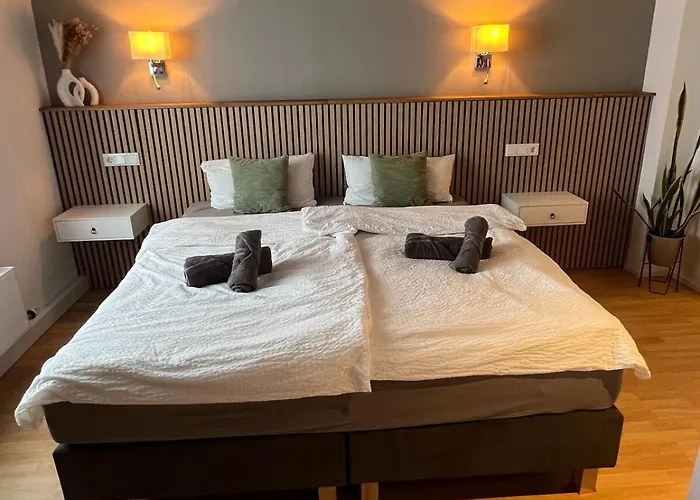 Little Rose - Modern, Central, Near Train Station, Wifi & Parking Nearby Bad Sobernheim