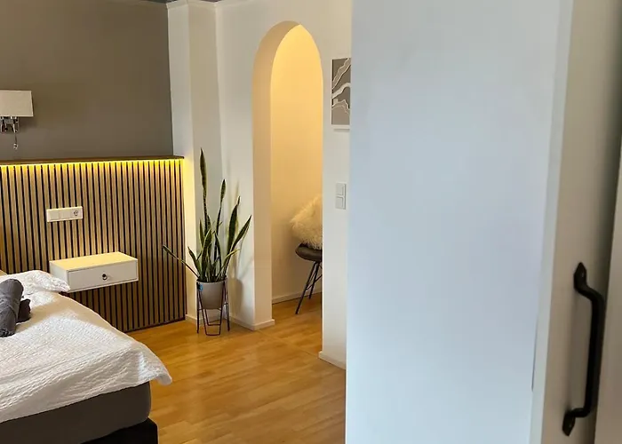 Little Rose - Modern, Central, Near Train Station, Wifi & Parking Nearby * Bad Sobernheim