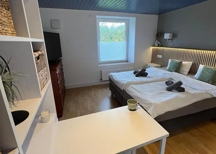 Little Rose - Modern, Central, Near Train Station, Wifi & Parking Nearby * Bad Sobernheim