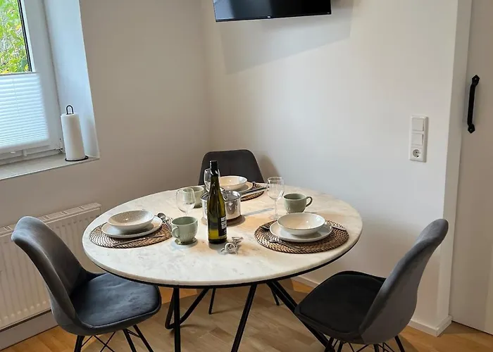 Little Rose - Modern, With Wifi & Parking