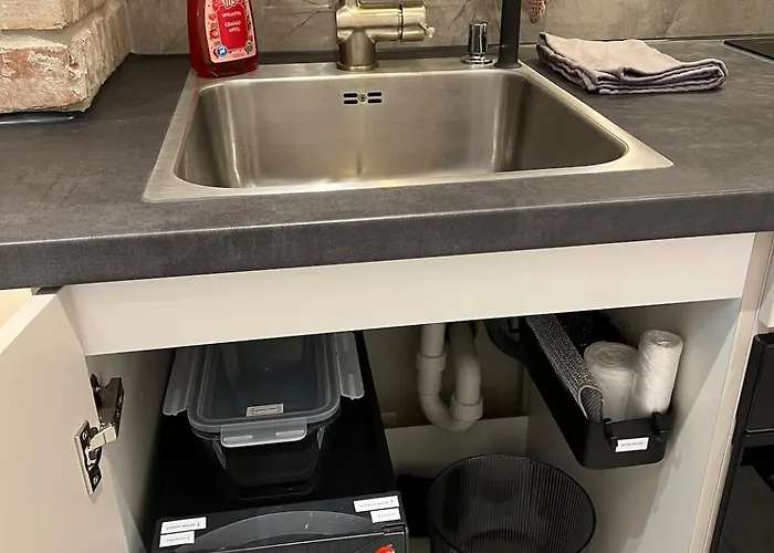 Little Rose - Modern, With Wifi & Parking