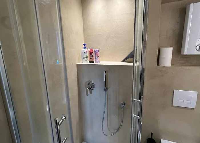 Little Rose - Modern, Central, Near Train Station, Wifi & Parking Nearby Apartamento Bad Sobernheim