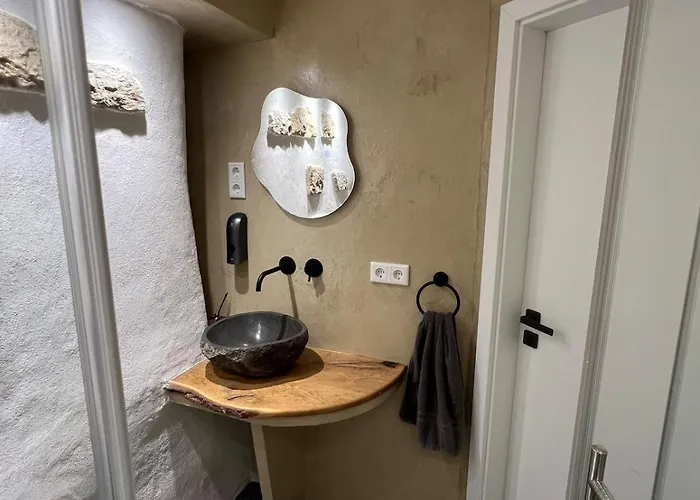 Apartment Little Rose - Modern, With Wifi & Parking