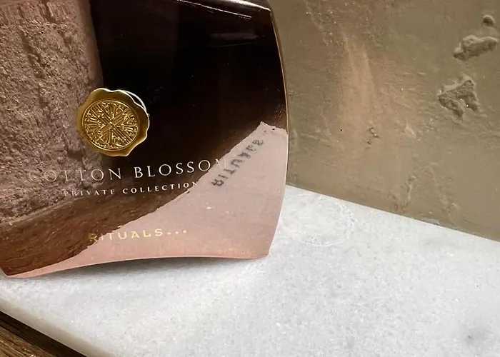 Little Rose - Modern, With Wifi & Parking Apartment *