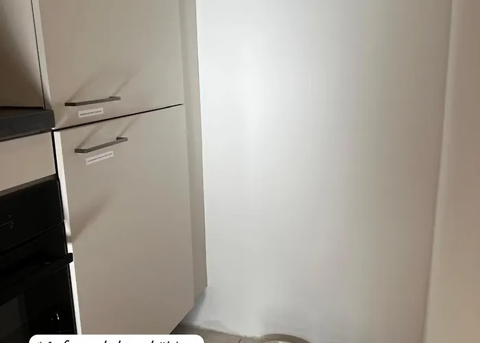 Apartamento Little Rose - Modern, Central, Near Train Station, Wifi & Parking Nearby *